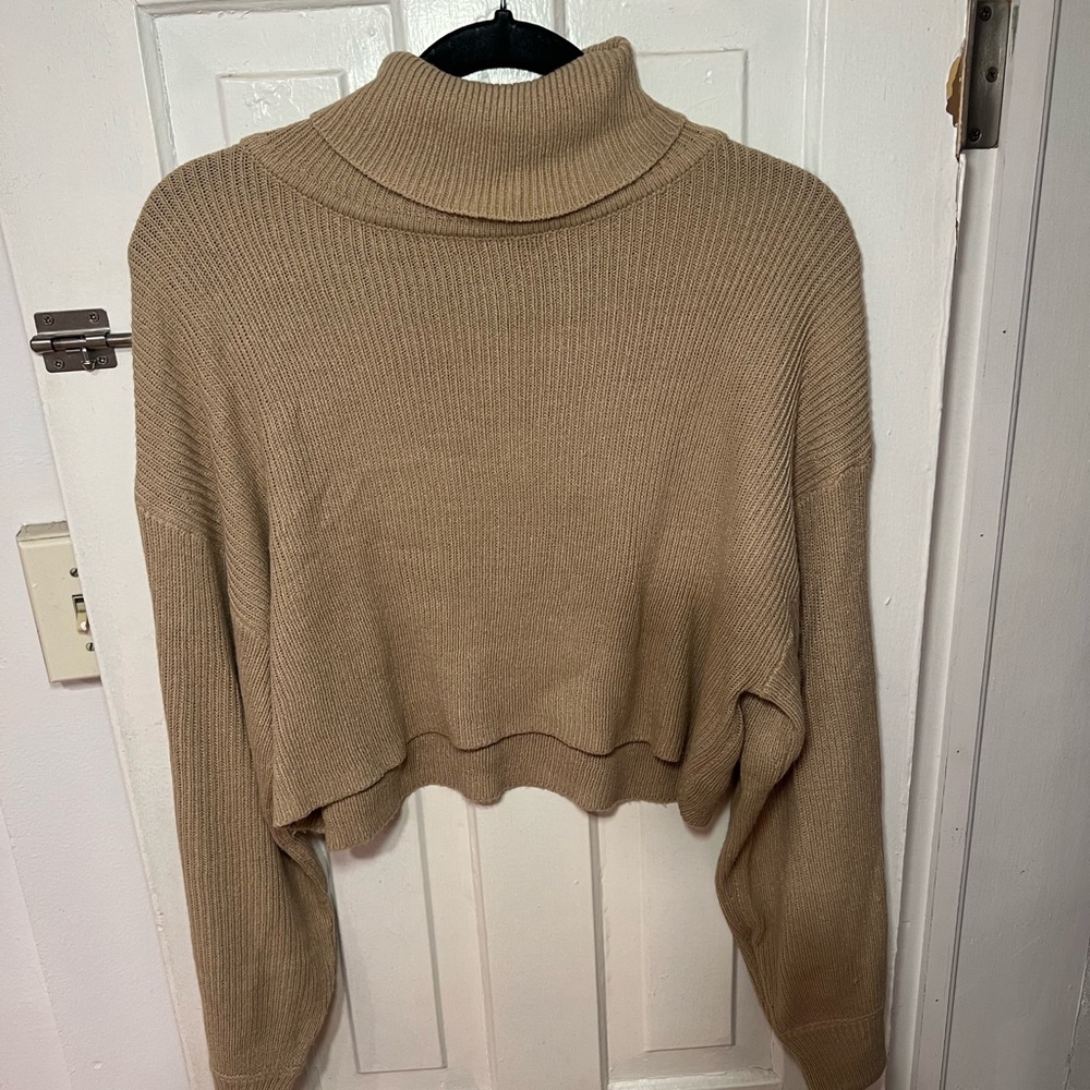 H&M Cropped Camel Color Turtleneck